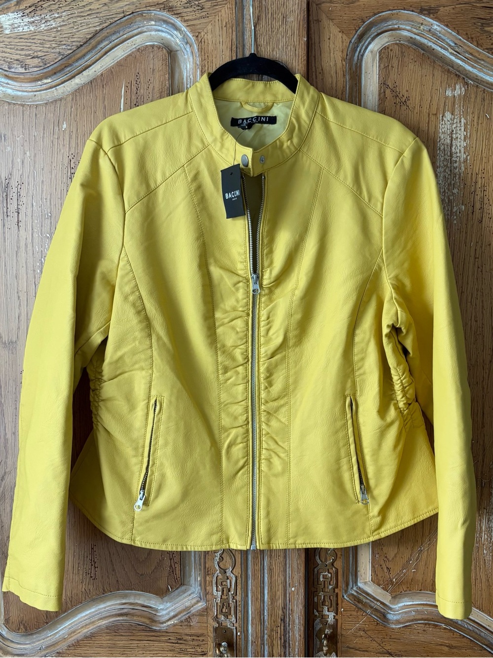 NWT
Baccini Yellow Faux Leather Jacket
Petite XL PXL Moto Stand Collar Zip